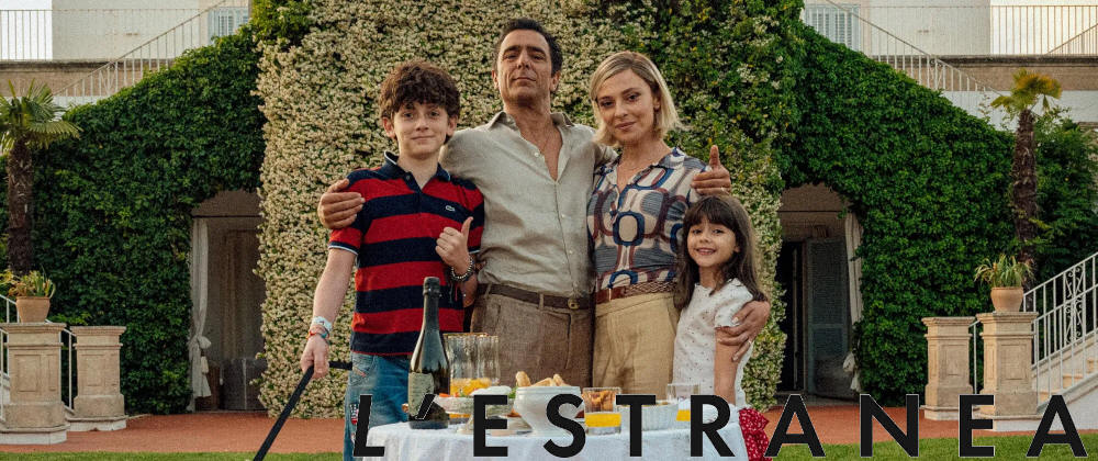 L'estranea